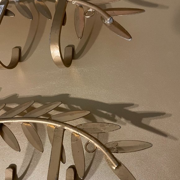 Urban Outfitters Gold Leaf Jewelry Hooks - Picture 5 of 5